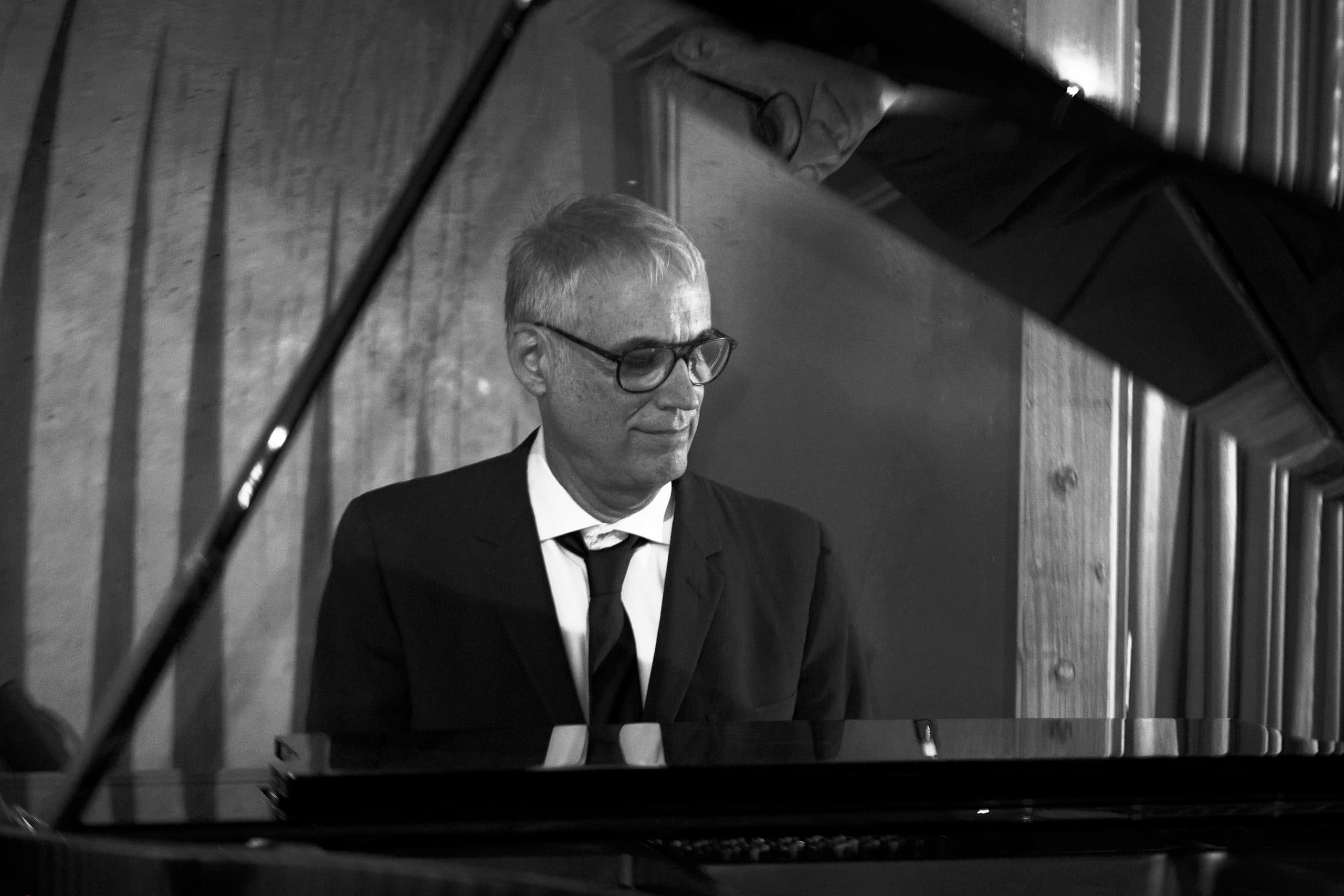Piano Karaoke with Joe McGinty