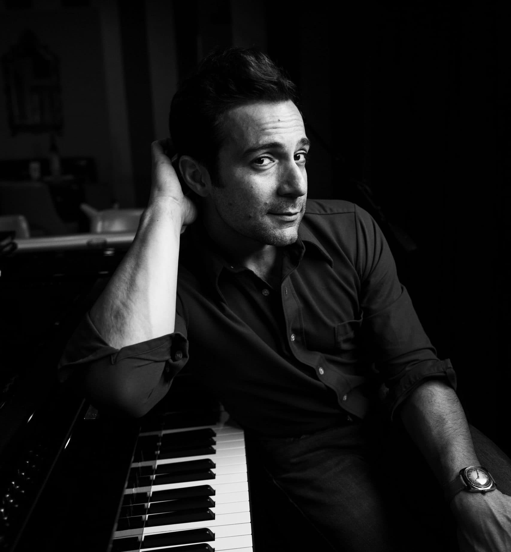 PIANO KARAOKE w/Paul Loren