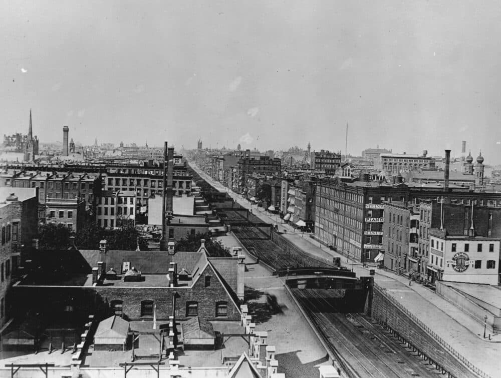Curator Talk: Grand Central and the Tra(i)nsformation of Park Avenue